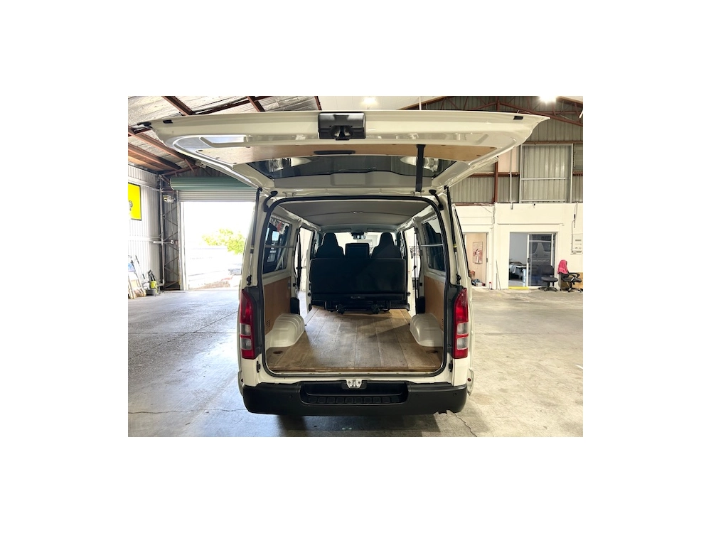 2023 Toyota Hiace Latest Facelift Model **4WD 4WD 4WD** **SUPER LOW 62kms**