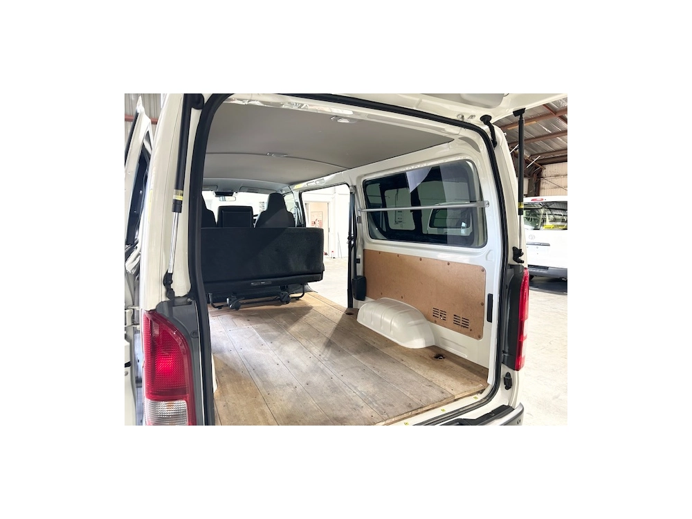 2023 Toyota Hiace Latest Facelift Model **4WD 4WD 4WD** **SUPER LOW 62kms**