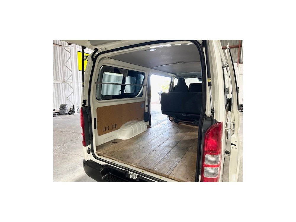2023 Toyota Hiace Latest Facelift Model **4WD 4WD 4WD** **SUPER LOW 62kms**