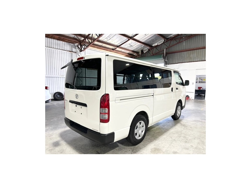 2023 Toyota Hiace Latest Facelift Model **4WD 4WD 4WD** **SUPER LOW 62kms**
