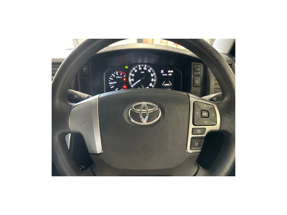 2023 Toyota Hiace Latest Facelift Model **4WD 4WD 4WD** **SUPER LOW 62kms**