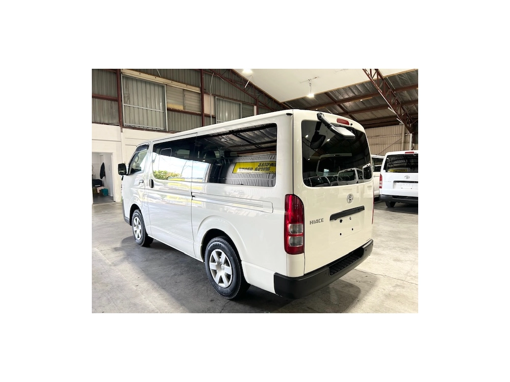 2023 Toyota Hiace Latest Facelift Model **4WD 4WD 4WD** **SUPER LOW 62kms**