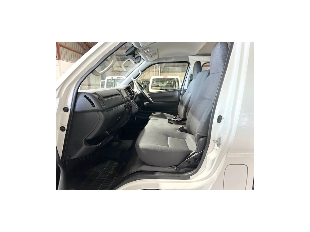 2023 Toyota Hiace Latest Facelift Model **4WD 4WD 4WD** **SUPER LOW 62kms**