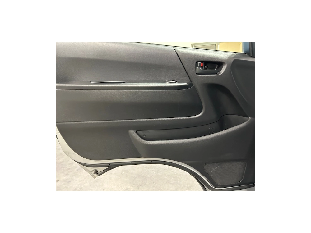 2018 TOYOTA HIACE 2L PETROL *FREE ROOFRACK* WAS $32,995 NOW $29,895 ++NEW YEAR SALE++