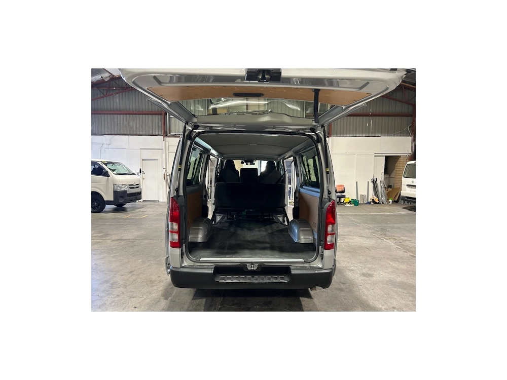 2018 TOYOTA HIACE 2L PETROL *FREE ROOFRACK* WAS $32,995 NOW $29,895 ++NEW YEAR SALE++