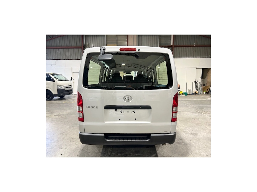 2018 TOYOTA HIACE 2L PETROL *FREE ROOFRACK* WAS $32,995 NOW $29,895 ++NEW YEAR SALE++