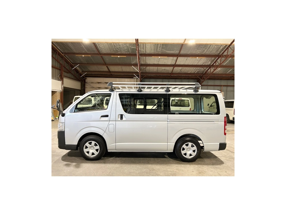 2018 TOYOTA HIACE 2L PETROL *FREE ROOFRACK* WAS $32,995 NOW $29,895 ++NEW YEAR SALE++