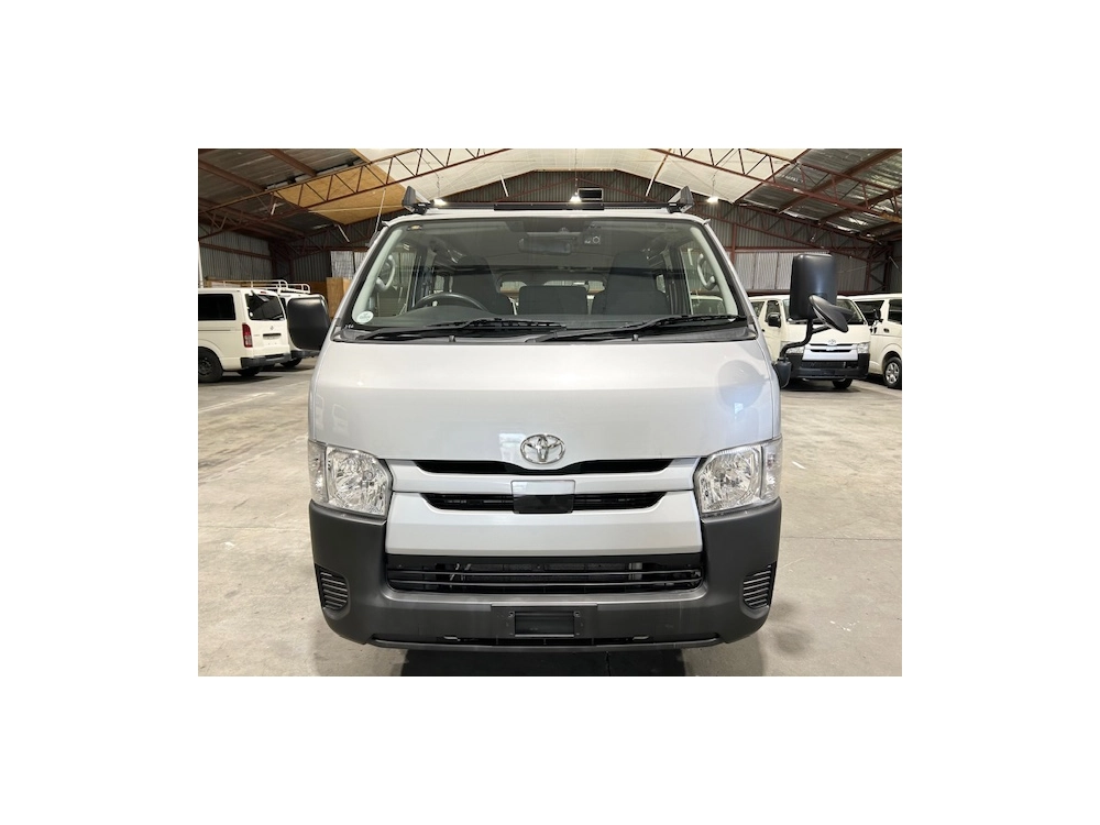 2018 TOYOTA HIACE 2L PETROL *FREE ROOFRACK* WAS $32,995 NOW $29,895 ++NEW YEAR SALE++