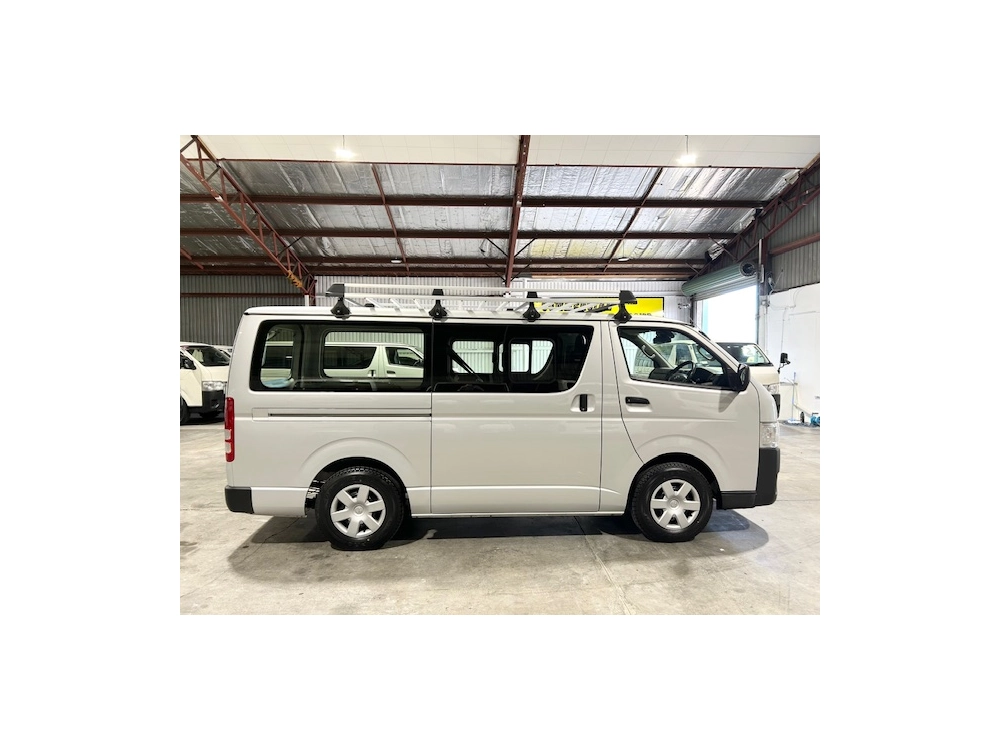2018 TOYOTA HIACE 2L PETROL *FREE ROOFRACK* WAS $32,995 NOW $29,895 ++NEW YEAR SALE++
