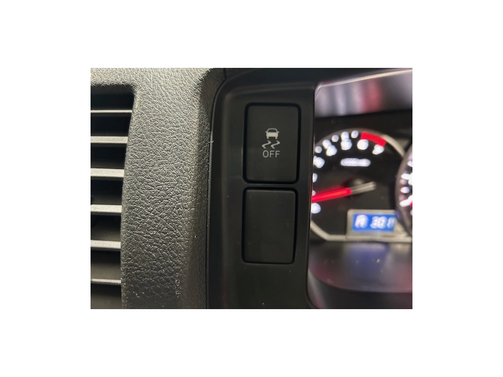 2018 TOYOTA HIACE 2L PETROL *FREE ROOFRACK* WAS $32,995 NOW $29,895 ++NEW YEAR SALE++