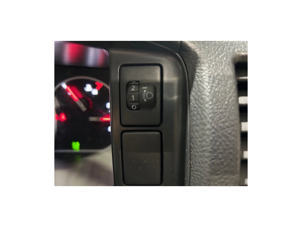 2018 TOYOTA HIACE 2L PETROL *FREE ROOFRACK* WAS $32,995 NOW $29,895 ++NEW YEAR SALE++