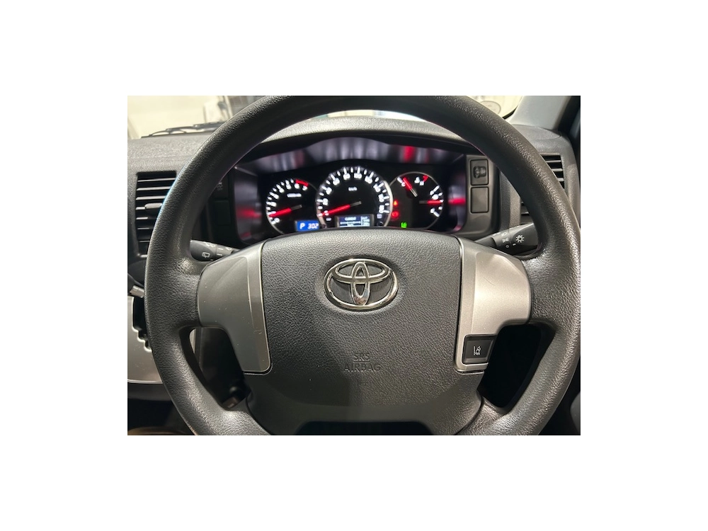 2018 TOYOTA HIACE 2L PETROL *FREE ROOFRACK* WAS $32,995 NOW $29,895 ++NEW YEAR SALE++