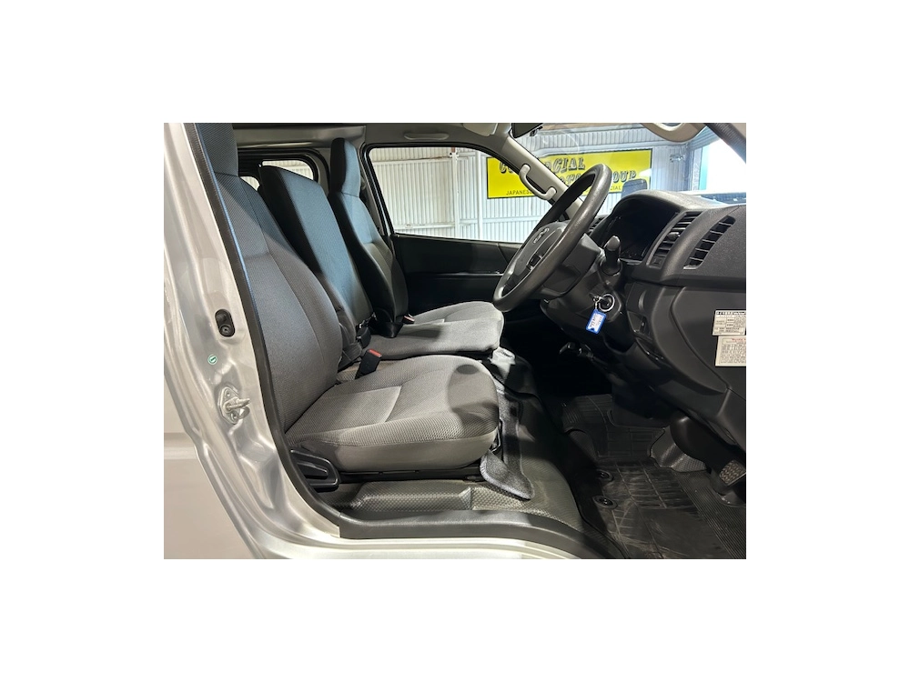 2018 TOYOTA HIACE 2L PETROL *FREE ROOFRACK* WAS $32,995 NOW $29,895 ++NEW YEAR SALE++