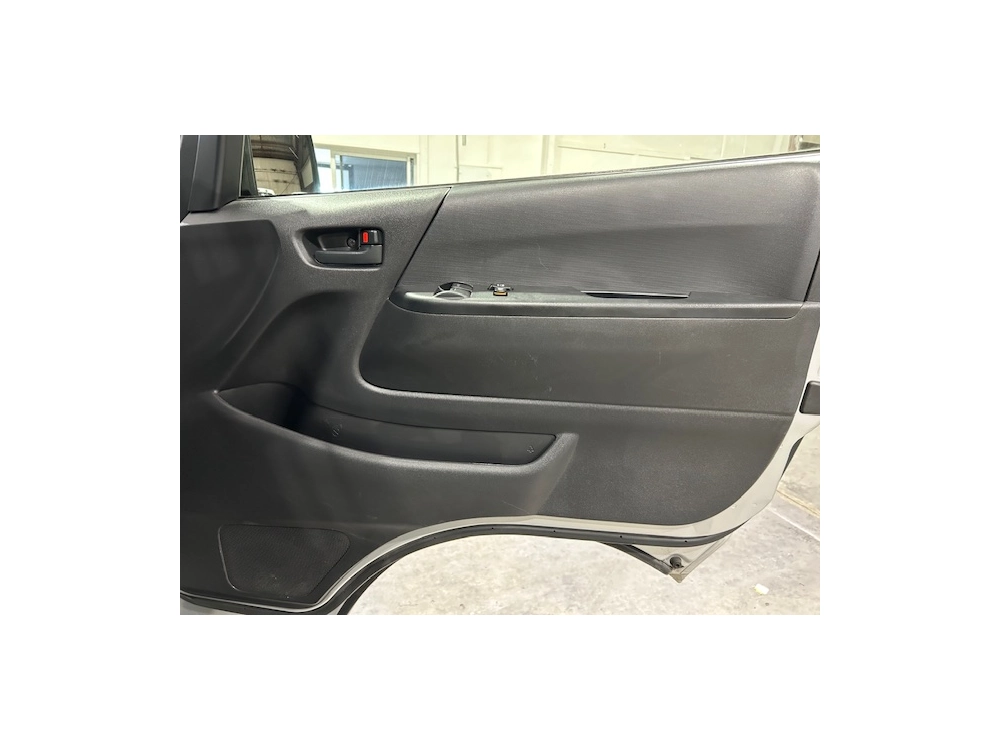 2018 TOYOTA HIACE 2L PETROL *FREE ROOFRACK* WAS $32,995 NOW $29,895 ++NEW YEAR SALE++