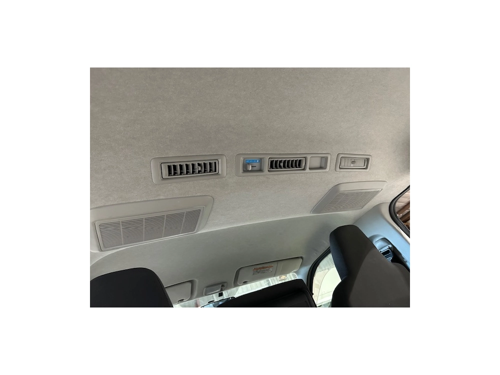 2017 Toyota Hiace **Super Low 66kms** $5000 REDUCED