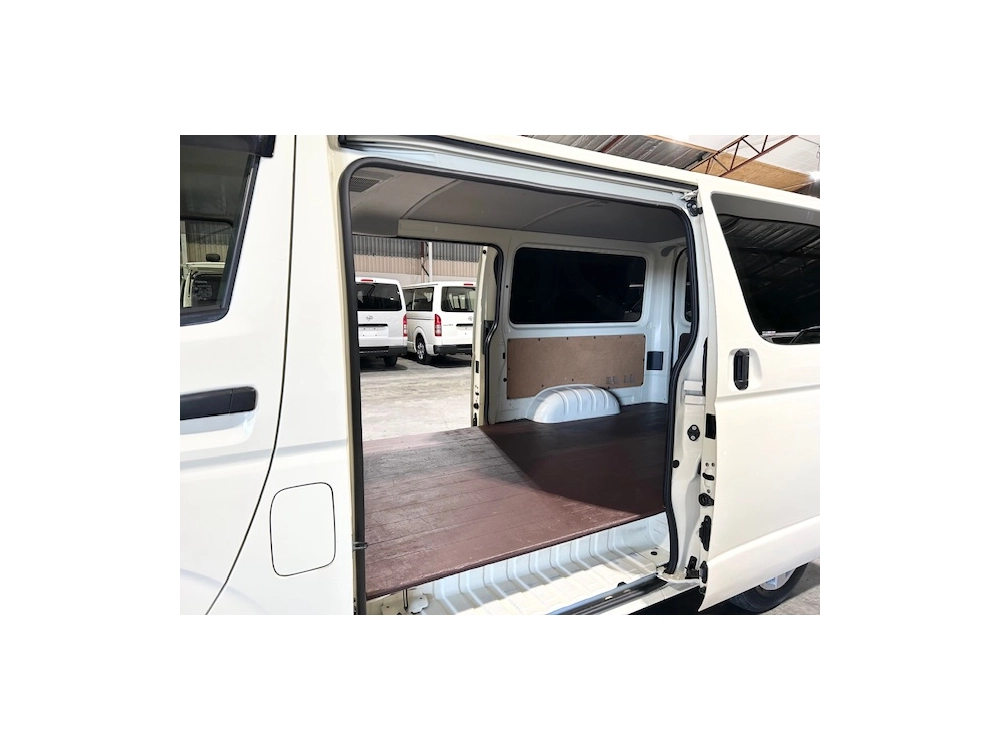 2017 Toyota Hiace **Super Low 66kms** $5000 REDUCED