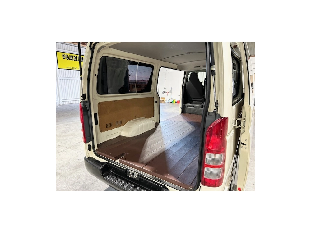 2017 Toyota Hiace **Super Low 66kms** $5000 REDUCED