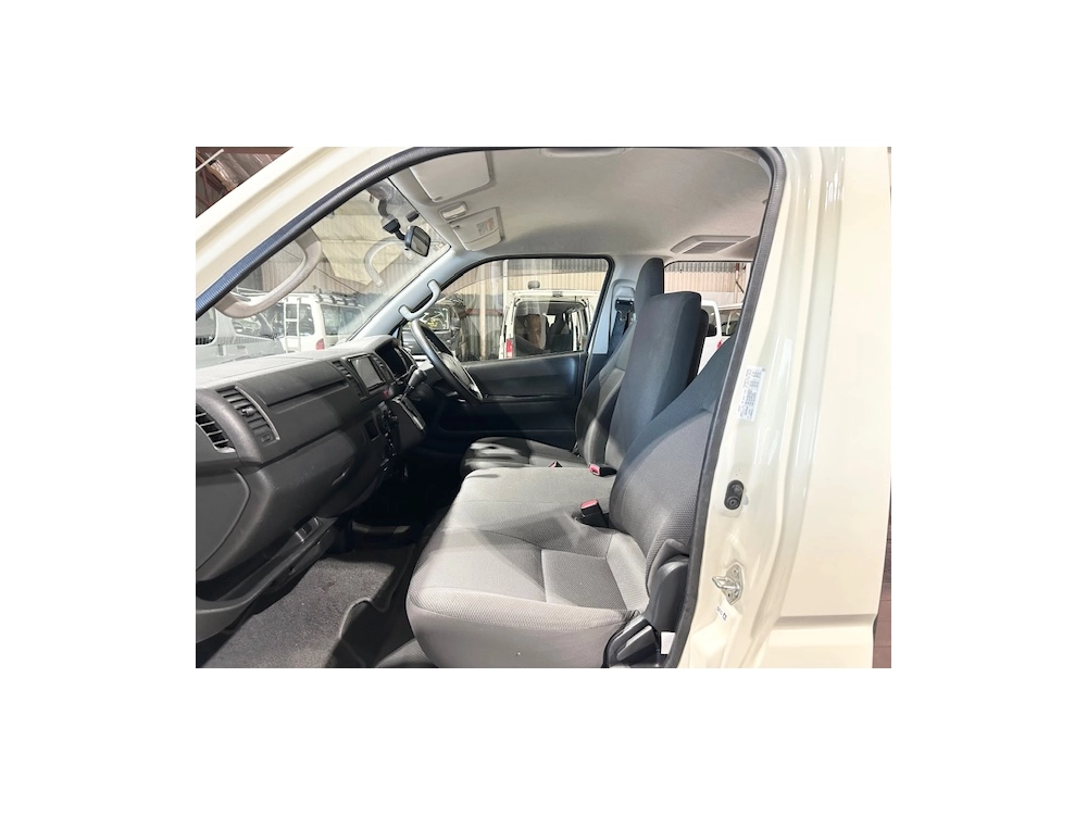 2017 Toyota Hiace **Super Low 66kms** $5000 REDUCED