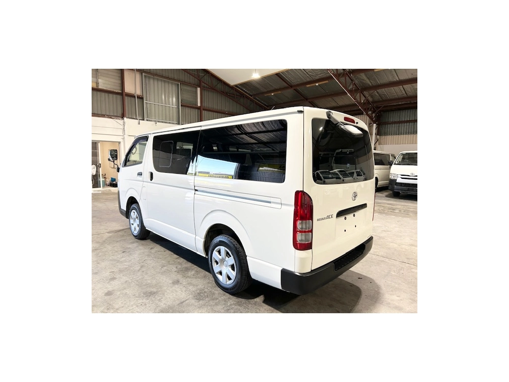 2017 Toyota Hiace LWB *** $4000 REDUCED *** SUPER LOW 67kms