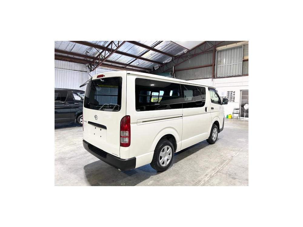 2017 Toyota Hiace LWB *** $4000 REDUCED *** SUPER LOW 67kms