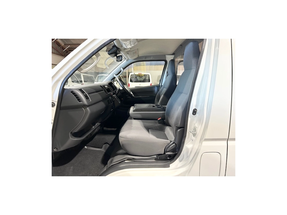 2017 Toyota Hiace LWB *** $4000 REDUCED *** SUPER LOW 67kms