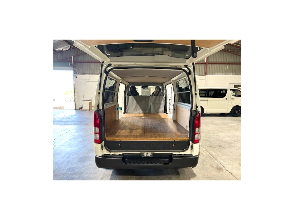2017 Toyota Hiace LWB *** $4000 REDUCED *** SUPER LOW 67kms