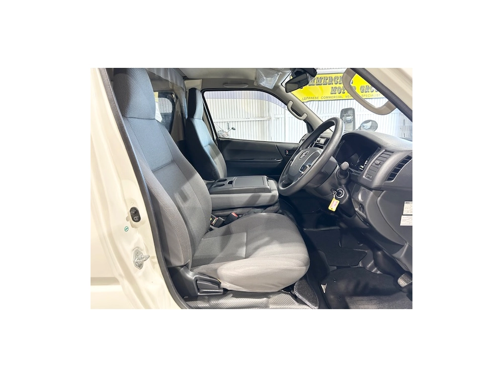 2017 Toyota Hiace LWB *** $4000 REDUCED *** SUPER LOW 67kms