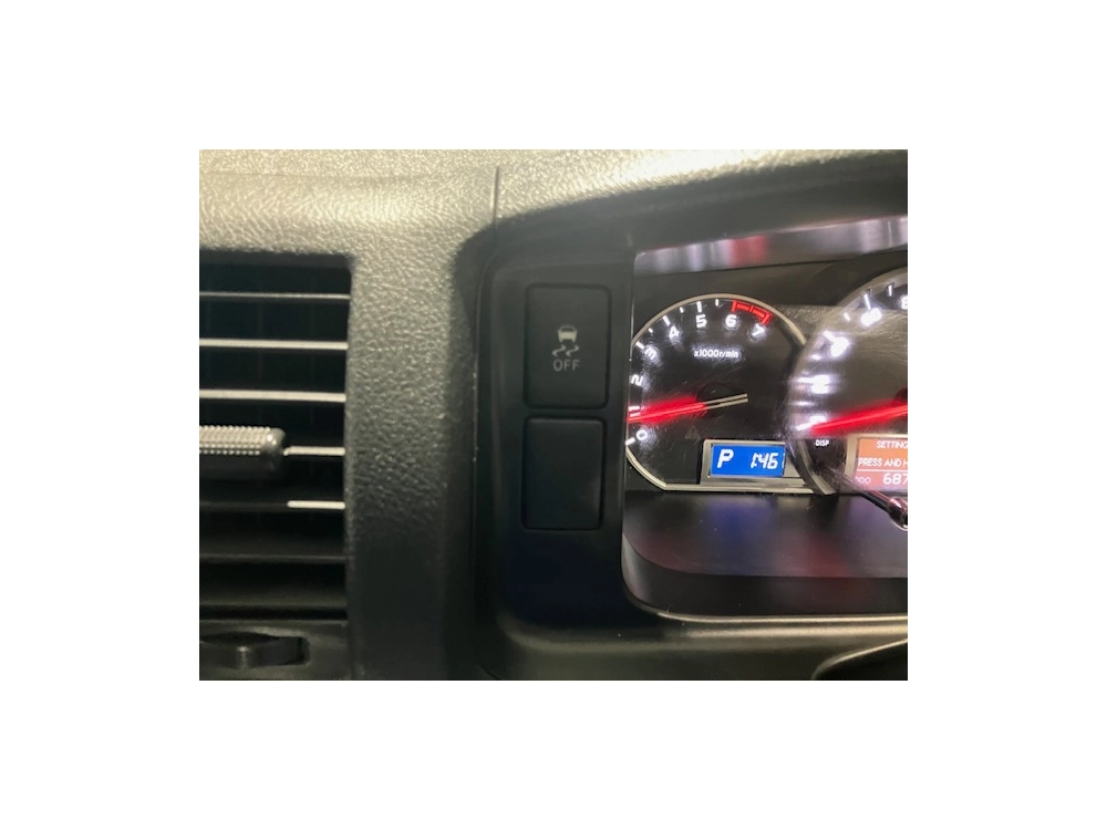 2017 TOYOTA HIACE LWB ** NEW YEAR SALE ** WAS $31,995 NOW $28,295