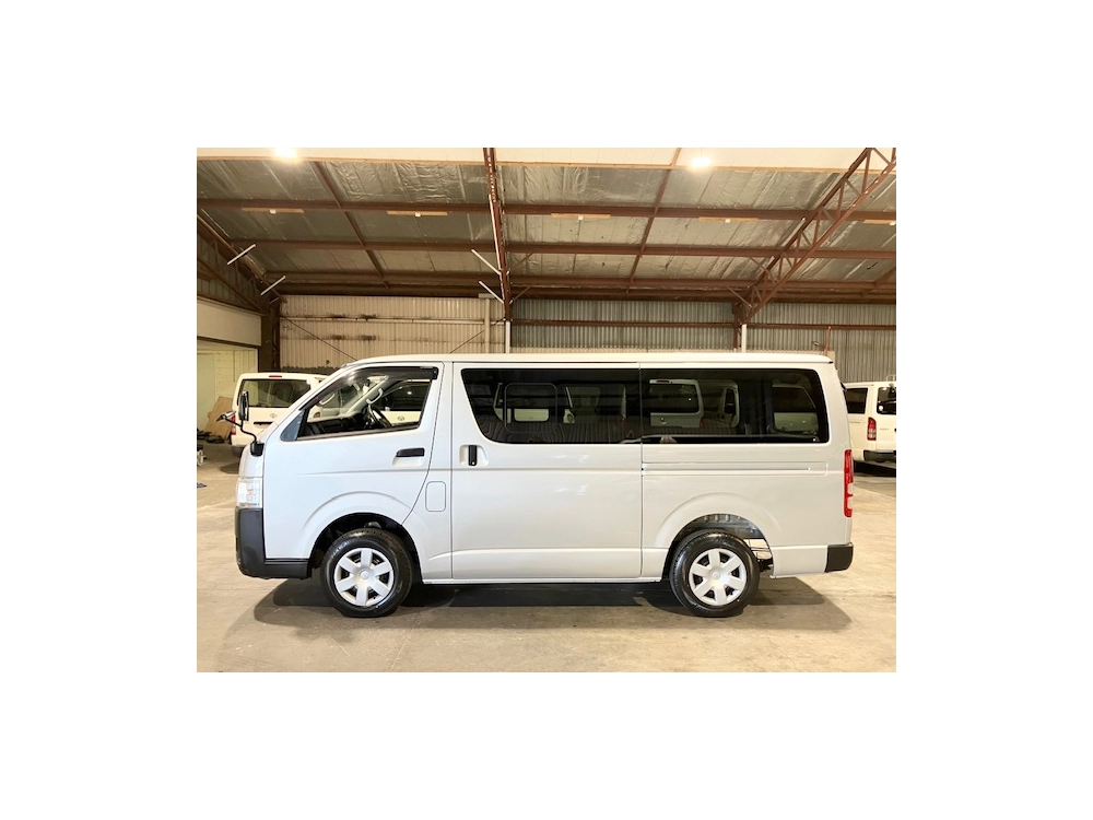 2017 TOYOTA HIACE LWB ** NEW YEAR SALE ** WAS $31,995 NOW $28,295
