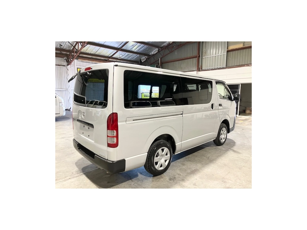 2017 TOYOTA HIACE LWB ** NEW YEAR SALE ** WAS $31,995 NOW $28,295