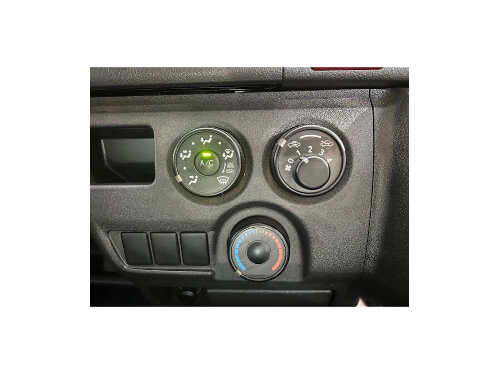 2015 Toyota Hiace = Rare MANUAL / 4X4 = 