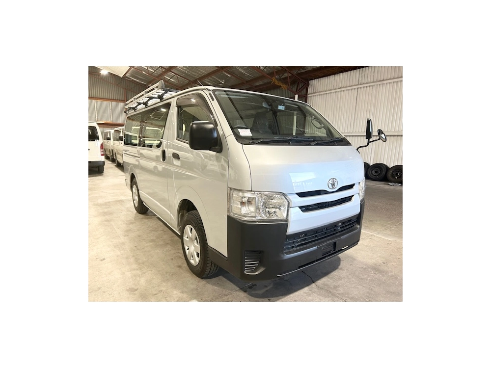 2015 Toyota Hiace = Rare MANUAL 4X4 = FREE ROOFRACK_ EASTER SALE ON NOW
