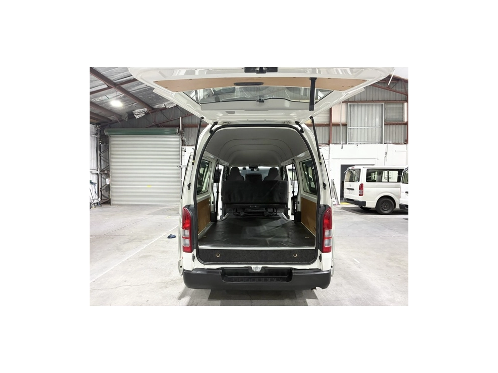 2020 Toyota Hiace ***HIGHROOF*** 2WD = ONLY 70kms! =