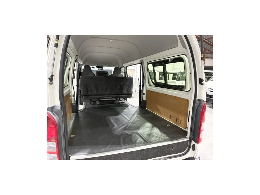 2020 Toyota Hiace ***HIGHROOF*** 2WD = ONLY 70kms! =