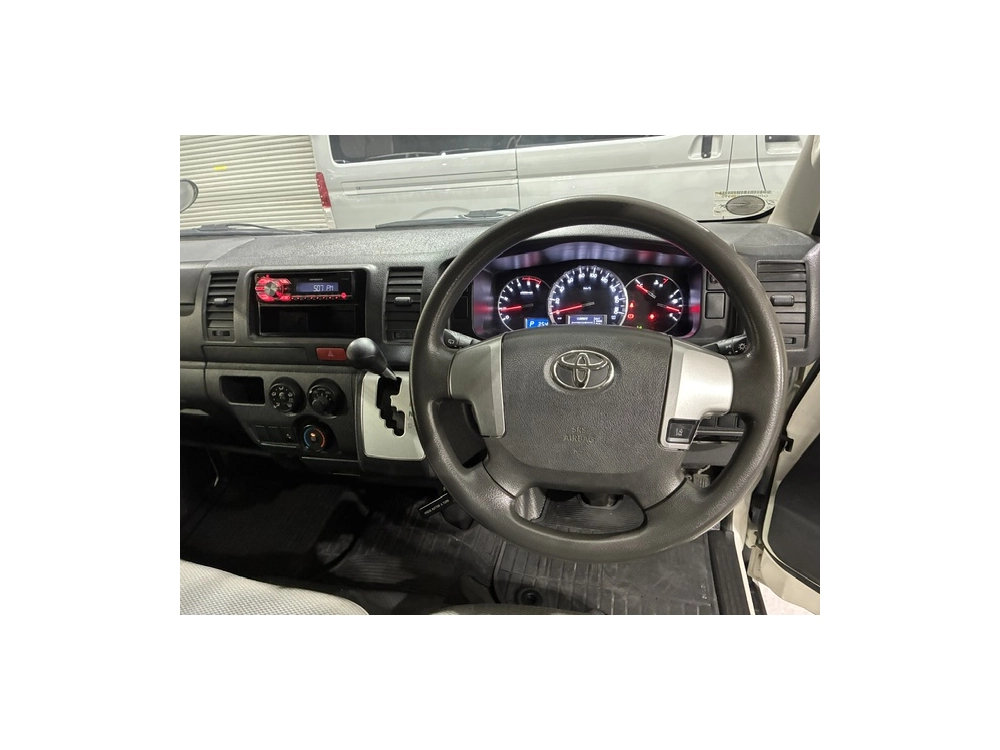 2020 Toyota Hiace ***HIGHROOF*** 2WD = ONLY 70kms! =