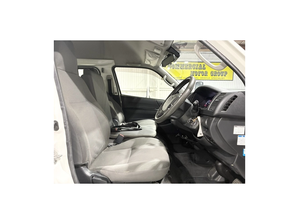 2020 Toyota Hiace ***HIGHROOF*** 2WD = ONLY 70kms! =