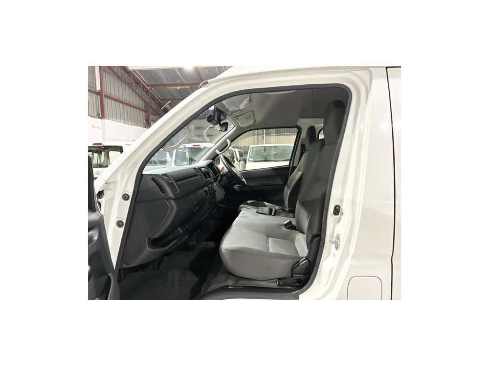 2020 Toyota Hiace ***HIGHROOF*** 2WD = ONLY 70kms! =