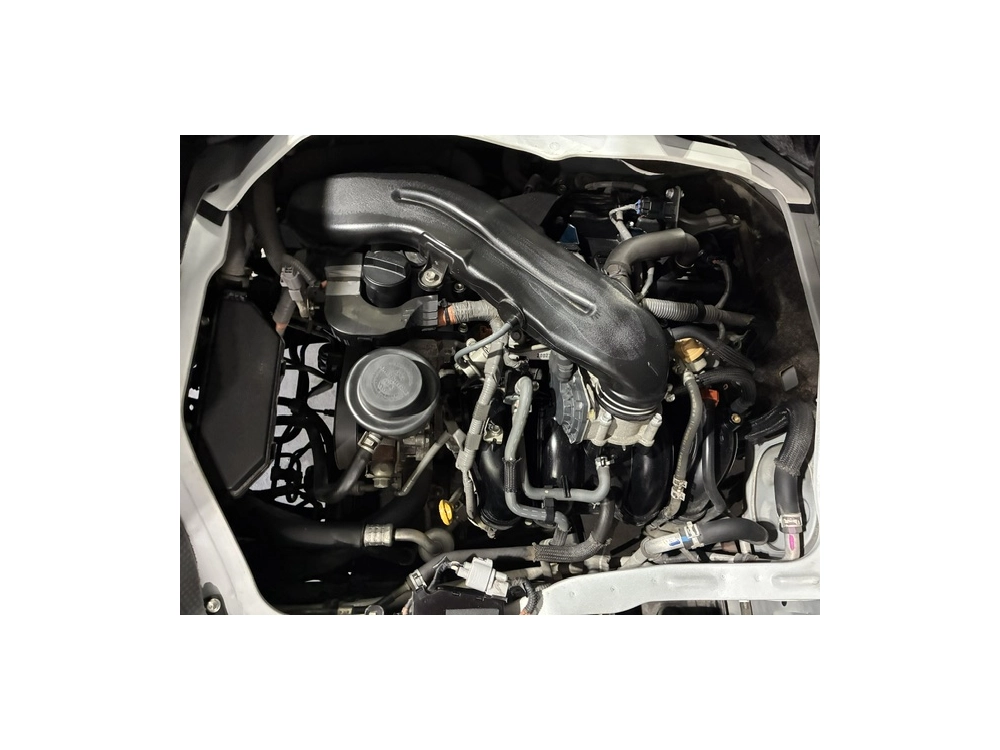 2020 Toyota Hiace ONLY 71km / Rear Aircon 6 / 9 SEATER