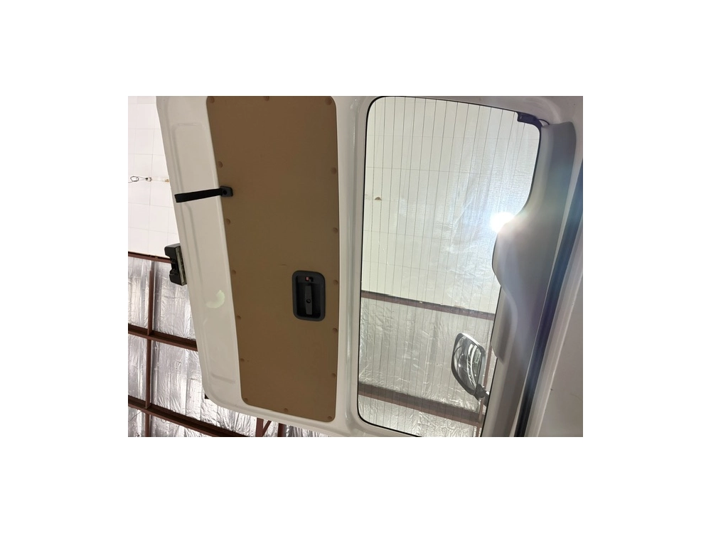 2020 Toyota Hiace ONLY 71km / Rear Aircon 6 / 9 SEATER