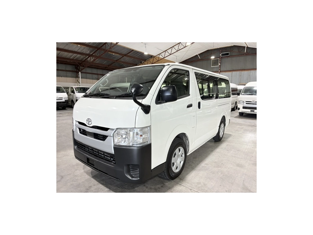 2020 Toyota Hiace ONLY 71km / Rear Aircon 6 / 9 SEATER