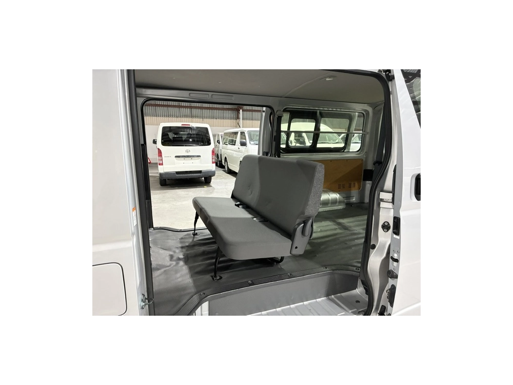 2022 Toyota Hiace 4X4 Facelift Model / ONLY 71kms!!