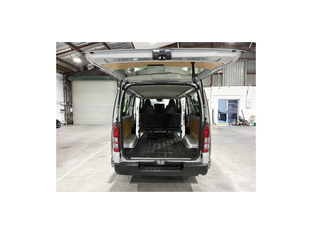 2022 Toyota Hiace 4X4 Facelift Model / ONLY 71kms!!