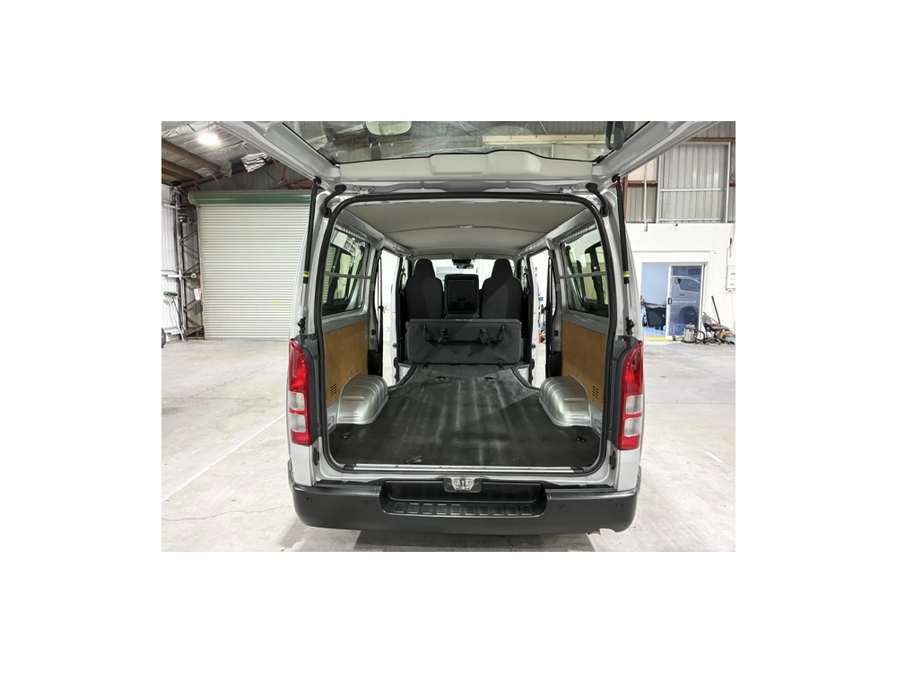 2022 Toyota Hiace 4X4 Facelift Model / ONLY 71kms!!