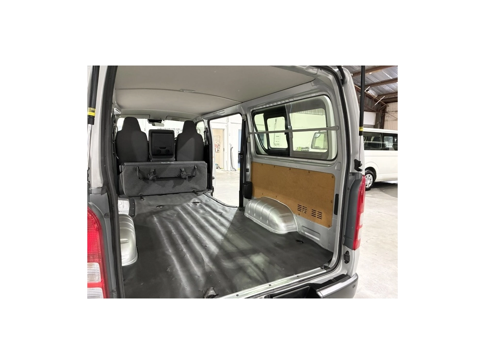 2022 Toyota Hiace 4X4 Facelift Model / ONLY 71kms!!