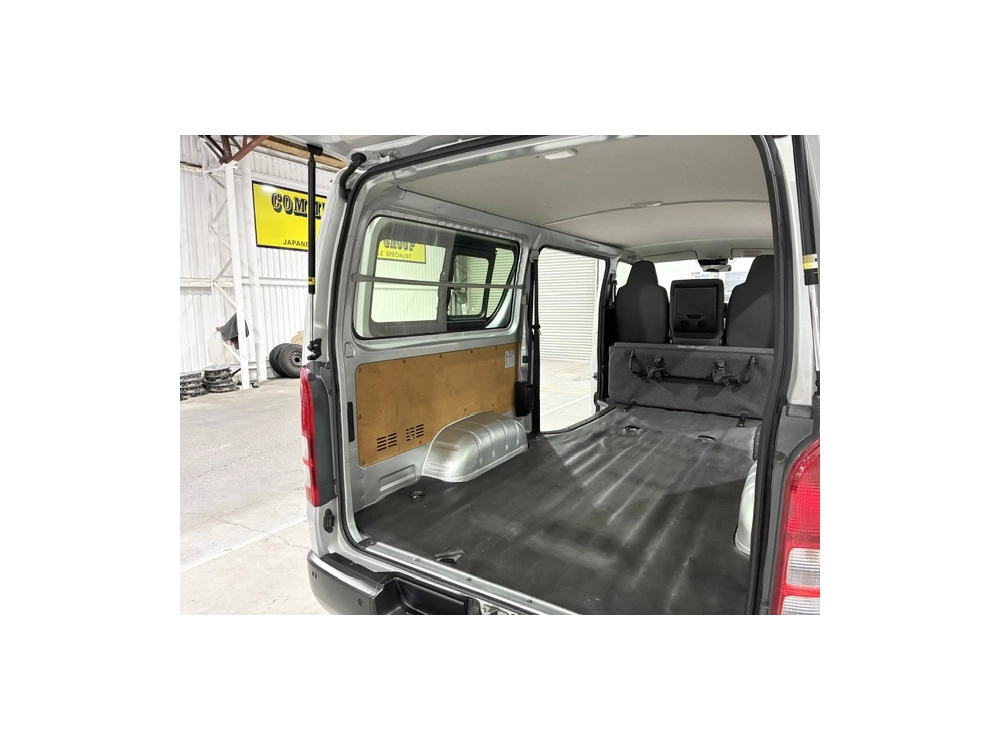 2022 Toyota Hiace 4X4 Facelift Model / ONLY 71kms!!
