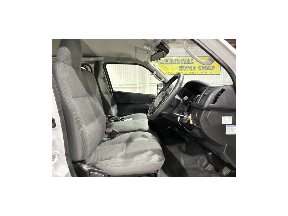 2022 Toyota Hiace 4X4 Facelift Model / ONLY 71kms!!