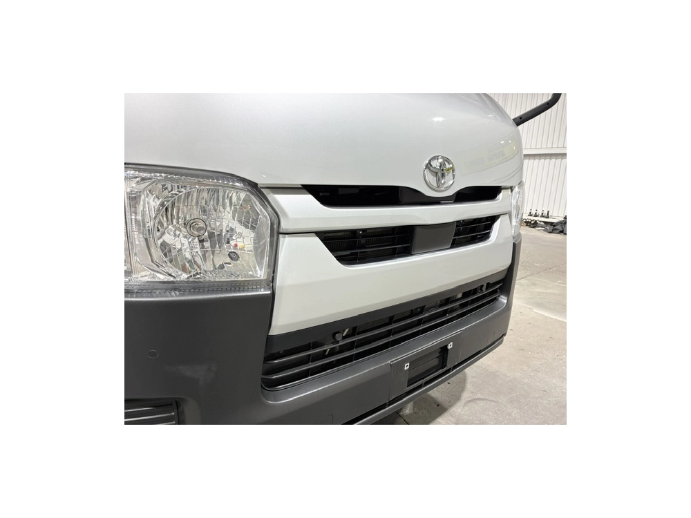 2022 Toyota Hiace 4X4 Facelift Model / ONLY 71kms!!