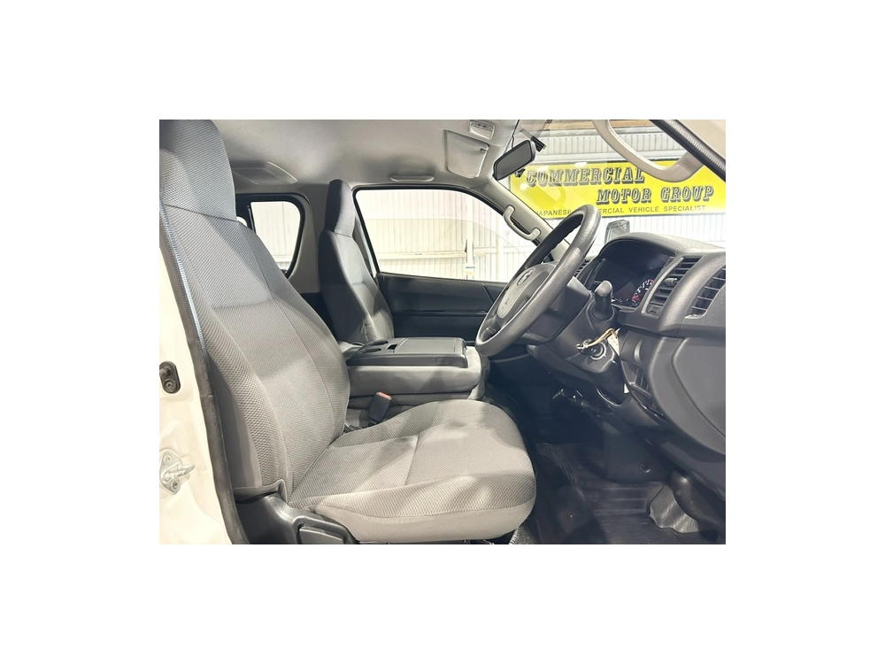 2019 Toyota Hiace =4X4= Rear Aircon_6 or 9 Seater ** BIG SALE _ OFFER END 14/05 **