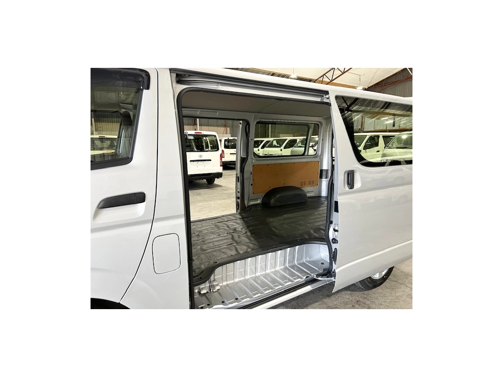 2019 Toyota Hiace ** SUPER LOW 73kms ** +++ $4000 REDUCED +++