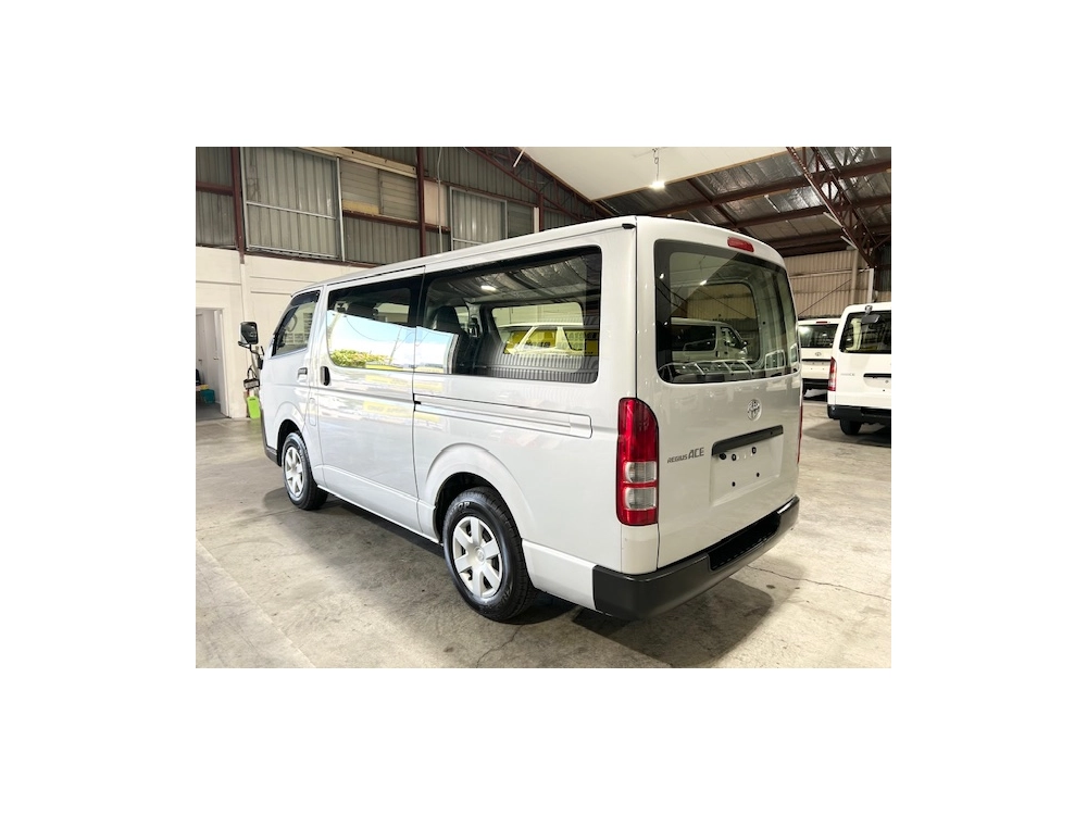 2019 Toyota Hiace ** SUPER LOW 73kms ** +++ $4000 REDUCED +++